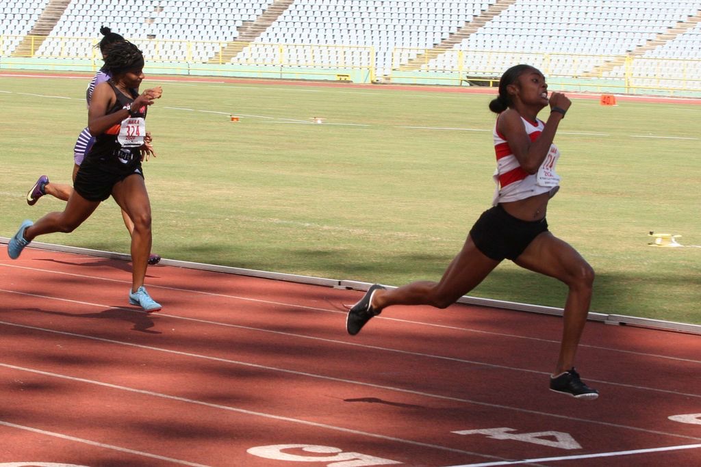 CARIFTA Trials & Prep Series : Kyah La Fortune (R) U20 100m leads Kayla Caesar