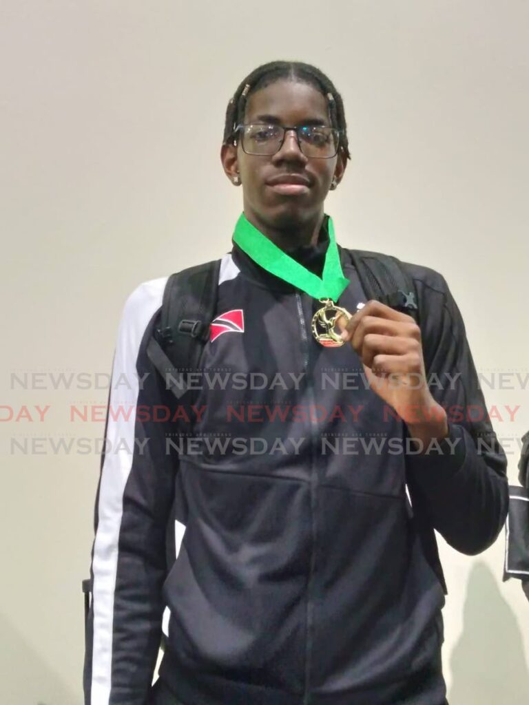 CARIFTA Games Kingston JAM : Aaron Antoine 2022 U20 High Jump Gold, Piarco