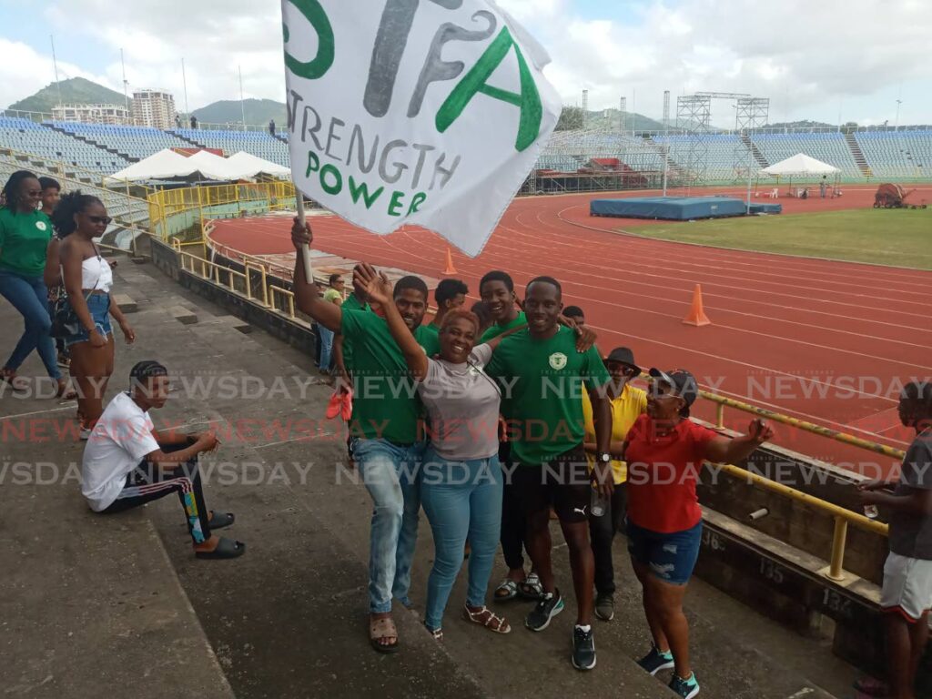 +One a Week athletes show class in NAAA 800m events