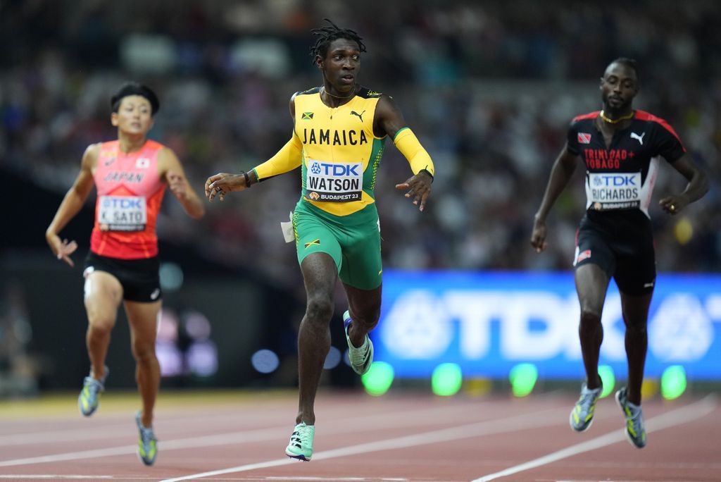 Richards misses out on 400m final